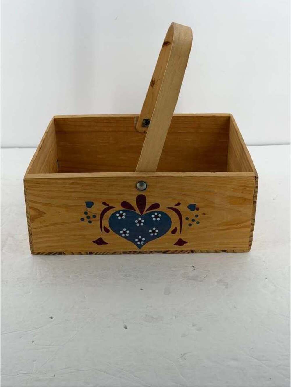 LTD Commodities Vintage 1996 Wooden Heart Basket